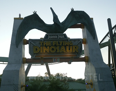 「ザ・フライング・ダイナソー」への入口