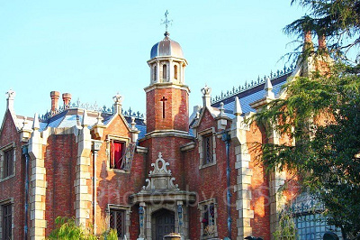 ホーンテッド・マンションの外観