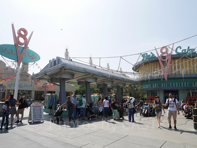 フローのV8カフェ