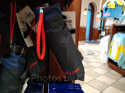 ユニバーサルスタジオジャパンのロゴ入り折り畳み日傘