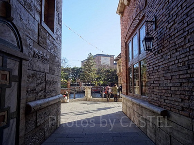 「FIGAROS CLOTHERS」という看板を目印に進もう。