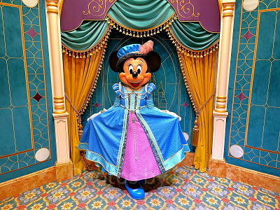 上海ディズニーランドのグリーティング：ロイヤルバンケットホールのミニー