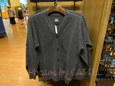 ホグワーツ魔法魔術学校のカーディガン