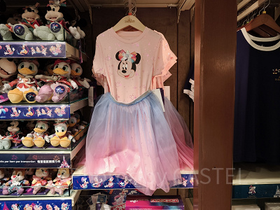 香港ディズニー20周年「ミッキー＆フレンズ・グランドセレブレーショングッズ」：ミニーのシャツ＆スカート