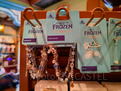 香港ディズニーアナ雪グッズ：ビジューのブレスレット