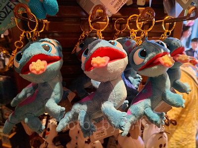 香港ディズニーアナ雪グッズ：ブルーニのぬいぐるみキーチェーン