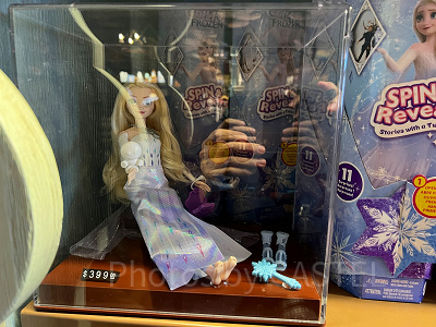 香港ディズニーアナ雪グッズ：エルサの着せ替え人形