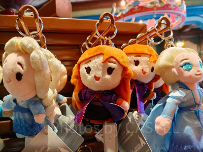 香港ディズニーアナ雪グッズ：アナのマスコットキーチェーン
