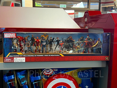 香港ディズニーマーベルグッズ：アベンジャーズメガフィギュアセット