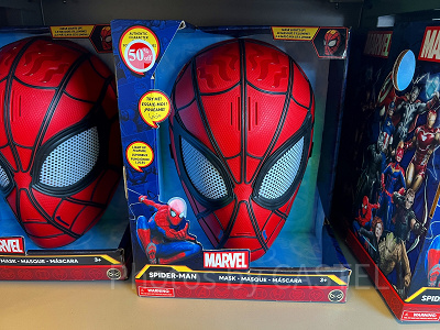 香港ディズニーマーベルグッズ：コミック版スパイダーマンのマスク