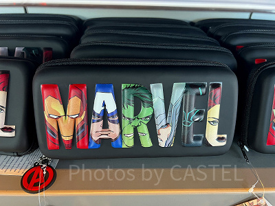 香港ディズニーマーベルグッズ：マーベルロゴのガジェットケース