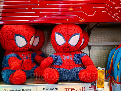 香港ディズニーマーベルグッズ：スパイダーマンのふわふわぬいぐるみ
