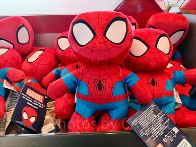 香港ディズニーマーベルグッズ：スパイダーマンのぬいぐるみ（S）