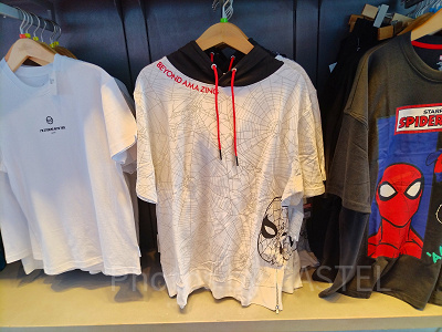 香港ディズニーマーベルグッズ：スパイダーマンの半袖パーカー（白）