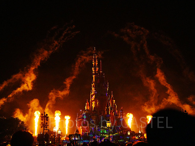 香港ディズニー夜のキャッスルショー：モーメンタスの圧巻の演出