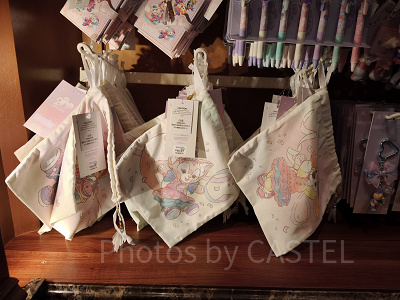 香港ディズニー20周年「ダッフィー＆フレンズ・グランドセレブレーショングッズ」：きんちゃく袋