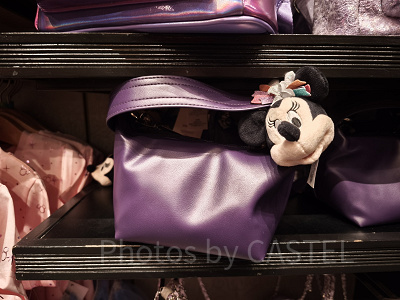 香港ディズニー20周年「ミッキー＆フレンズ・グランドセレブレーショングッズ」：ミニーのショルダーポーチ