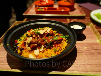 香港ディズニーランドのレストラン：エクスプローラーズ・クラブ・レストラン：モロッコ料理も楽しめる