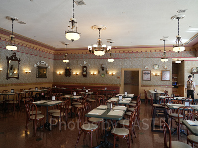 香港ディズニーランドのレストラン：メインストリート・コーナー・カフェ