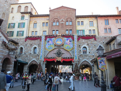 ディズニー・クリスマス期間中はどれだけ混雑する？