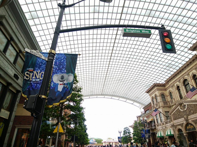 imagUSJのハリウッド大通り／「SING」の旗