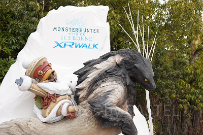 アトラクション前にはウルグとオトモアイルーの像が♪