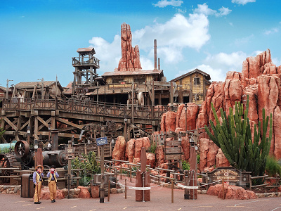 大人気アトラクション「ビッグサンダーマウンテン」が映画化！気になる