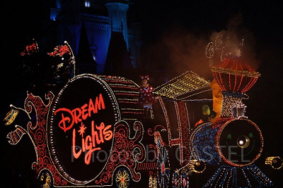 普段の夜のパレードです。