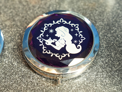 ジャスミンのコンパクトミラー