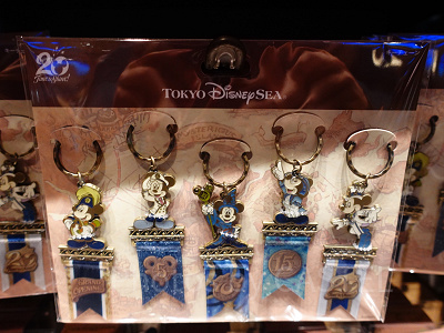 最新】ディズニーシー20周年グッズ107選！“タイム・トゥ・シャイン