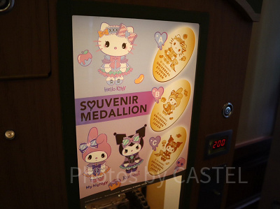 キティ、マイメロディ、クロミのスーベニアメダリオン（ユニバハロウィングッズ2023）