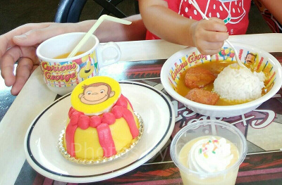 リトルキッズメニューとおさるのジョージのデザート
