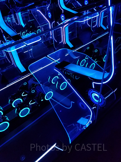 キューラインからライド乗り込み口を見下ろしているところ