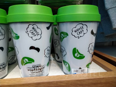 ルイージの蓋つき総柄タンブラー