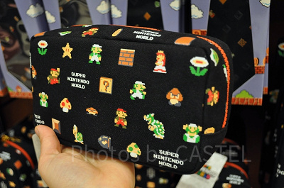 マリオキャラクターの総柄ポーチ