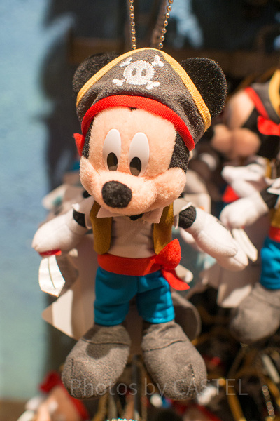 ミッキー　ぬいぐるみバッジ