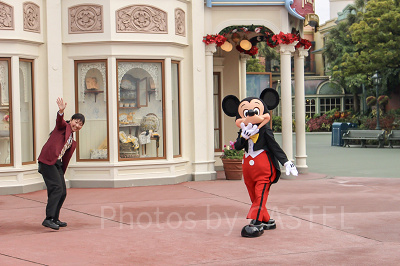 「アーリーグリーティング」でミッキーがお出迎え