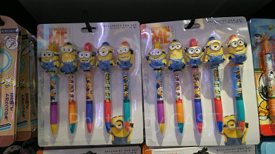 ミニオンボールペン（インク黒/5本セット）はミニオンの人形がついています（2018年）