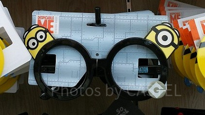 ミニオンの伊達眼鏡/ミニオンパーク前のカートで撮影