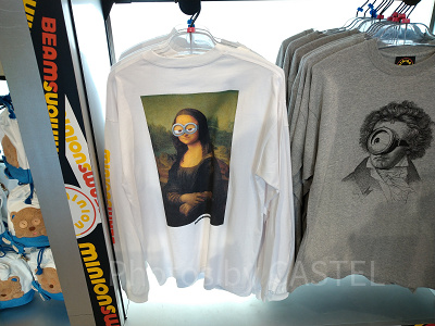 ミニオン×BEAMSトレーナー（たたずむ女性）白