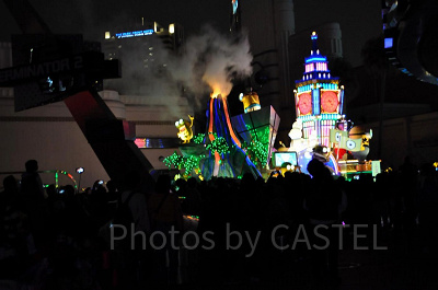 ミニオンズヒストリーのフロート／USJ新ナイトパレード