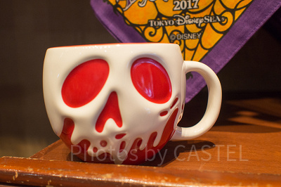 毒リンゴをイメージしたマグカップ