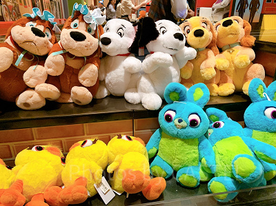 2026】ディズニーランドのぬいぐるみ一覧！100種類以上が発売中！値段