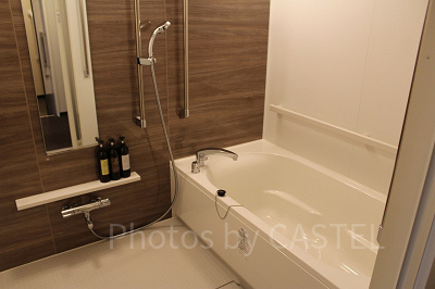 段差なし、スライドドアの浴室