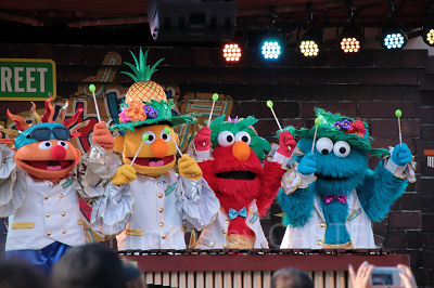 セサミストリート 4-D ムービーマジック：注意事項