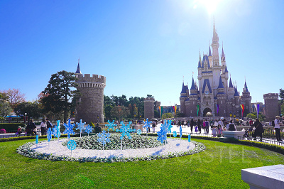 11月ディズニーランド混雑レポ：シンデレラ城前のクリスマス装飾