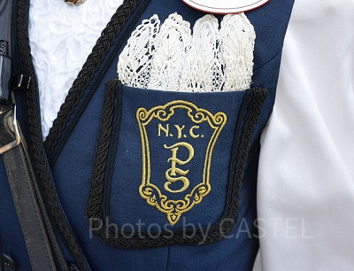 シー編】ディズニーキャストのコスチューム43種類！制服写真で比較