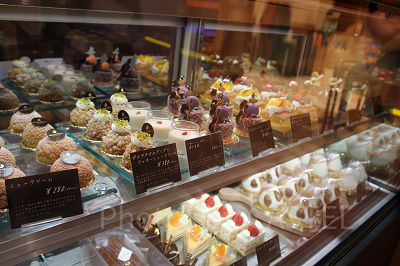 パティシエ特製スイーツを客室で