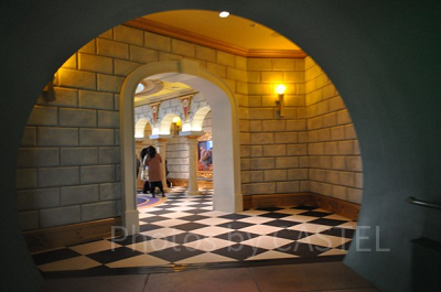 ピーチ城のエントランス