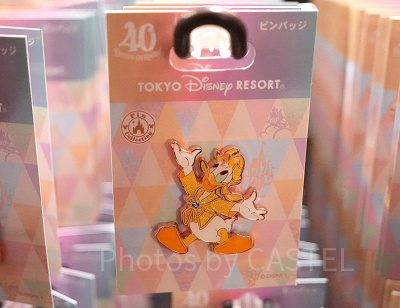 ディズニー40周年グッズ102点！記念コスチュームを着たミッキーたちの